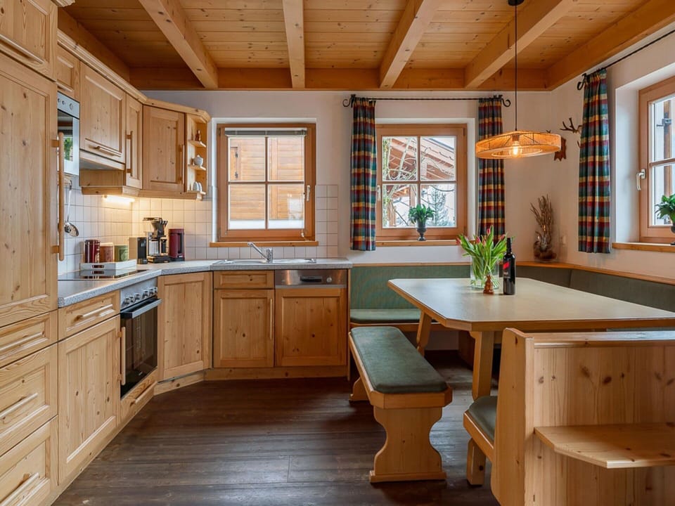 Chalet | Private kitchen | Highchair