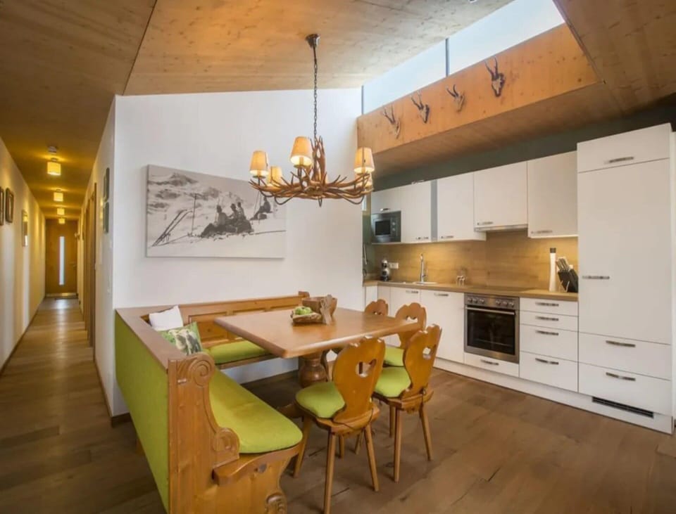 House | Dining
