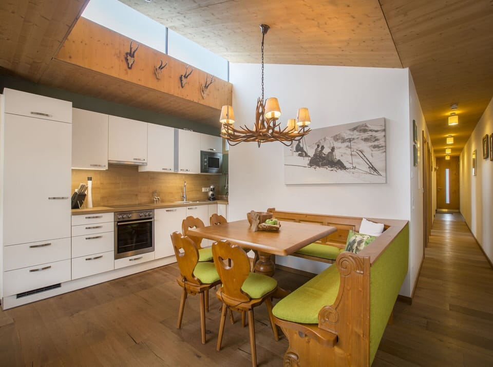 Apartment | Dining