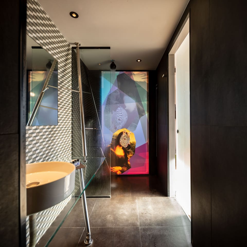 Comfort Double Room, Pool View | Bathroom | Free toiletries, hair dryer, towels, soap