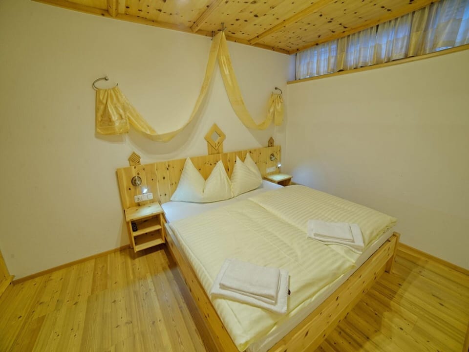 House | 3 bedrooms, bed sheets