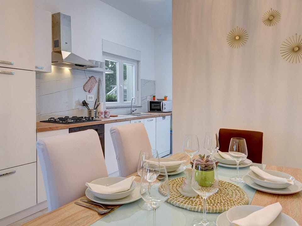 Apartment | Private kitchen | Electric kettle, cookware/dishes/utensils