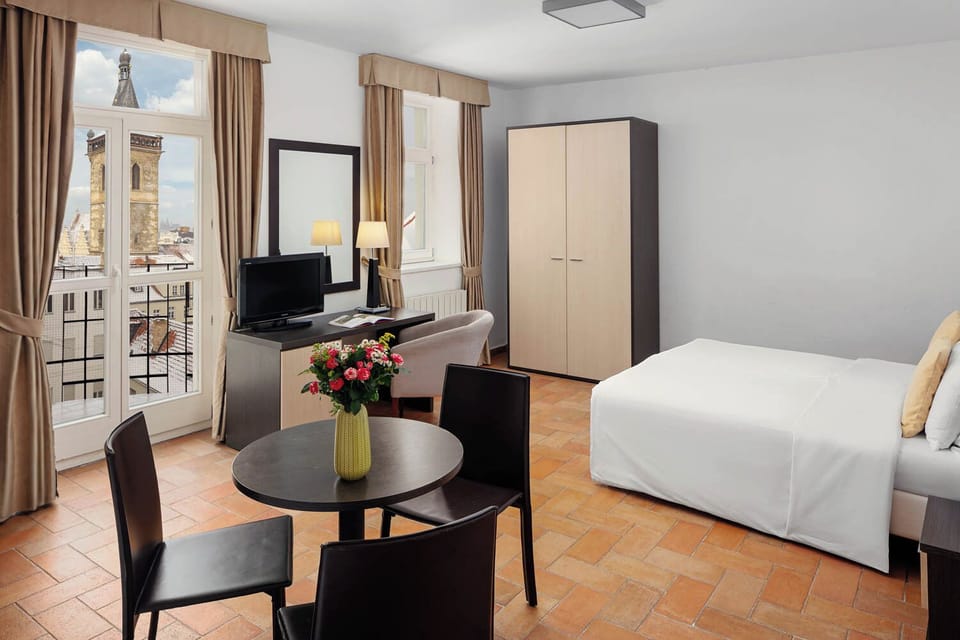1 bedroom, premium bedding, minibar, in-room safe