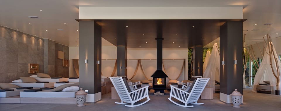 Sauna, hot tub, Turkish bath, body treatments, mud baths, aromatherapy