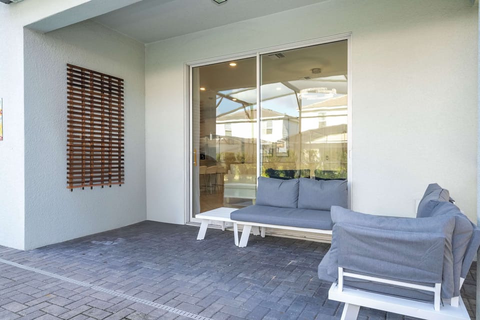 House | 5 bedrooms, high-speed internet