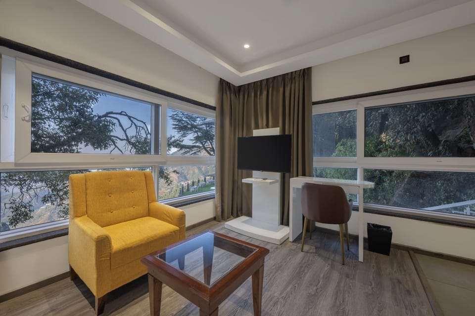 Club Double Room, Valley View | Soundproofing, free WiFi, bed sheets