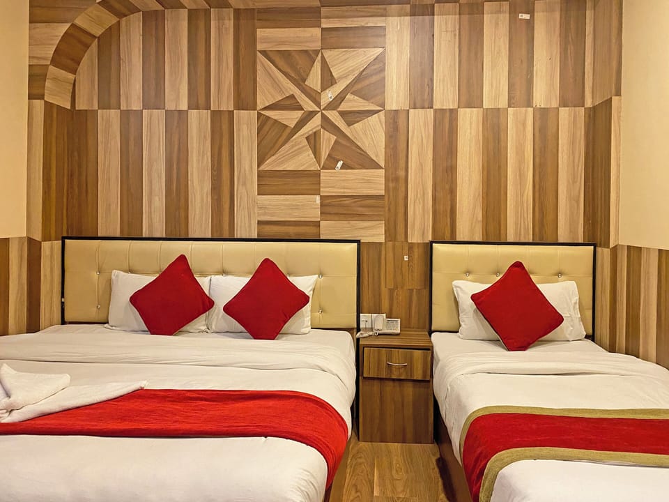 Deluxe Double or Twin Room, Balcony, City View | Desk, laptop workspace, soundproofing, WiFi (free)