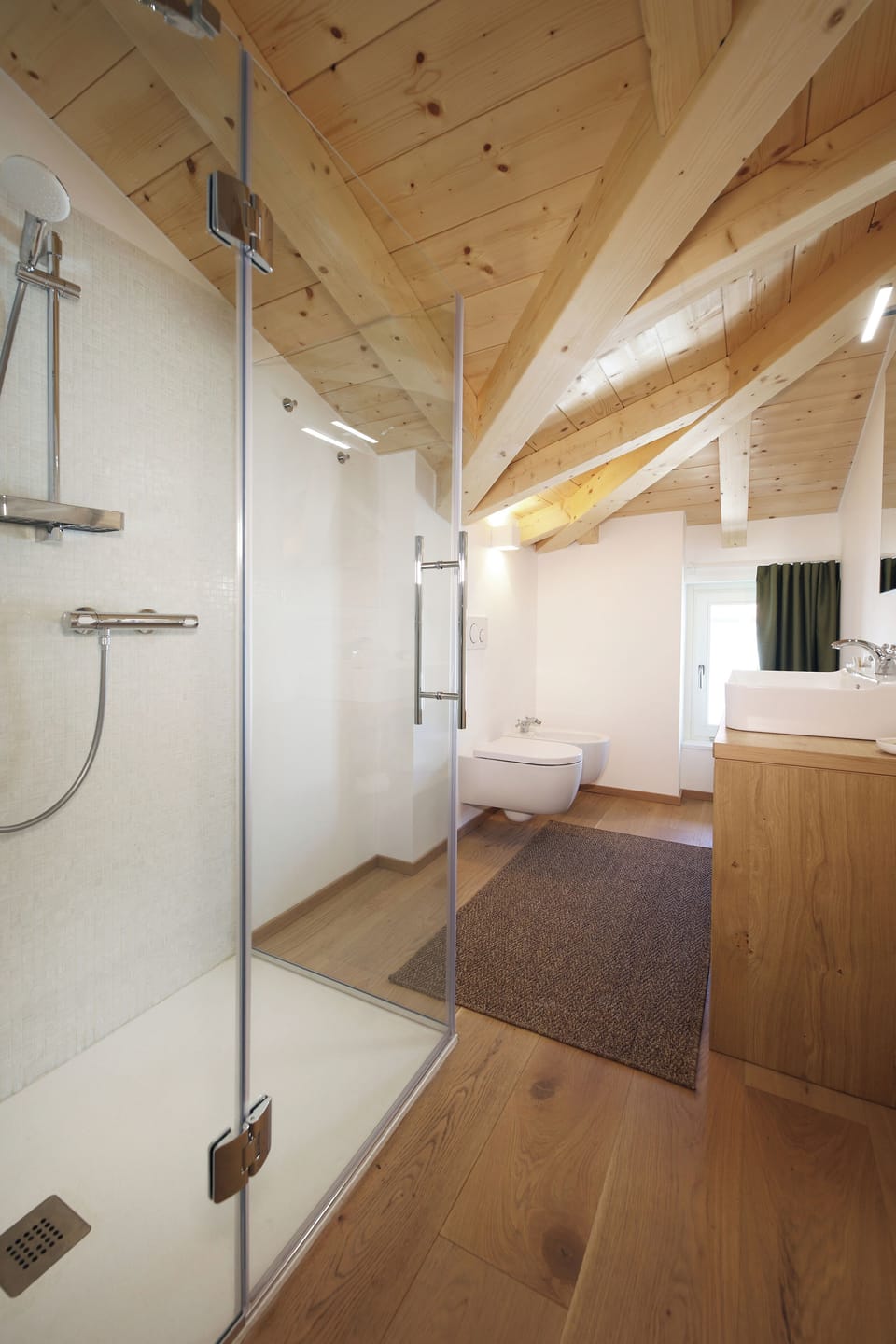 Standard Room | Bathroom | Hair dryer, bidet, heated floors, towels