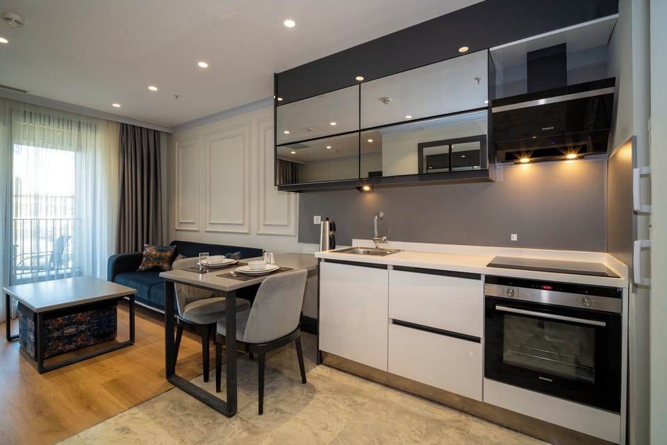 1+1 Luxury Apartment -Balcony | Living area | TV