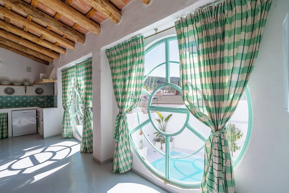 House, 6 Bedrooms, Smoking, Balcony | Interior
