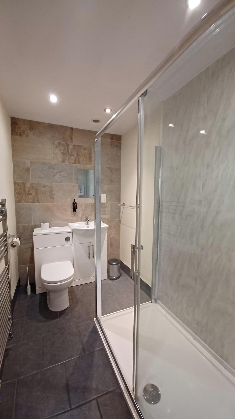 Family Room | Bathroom