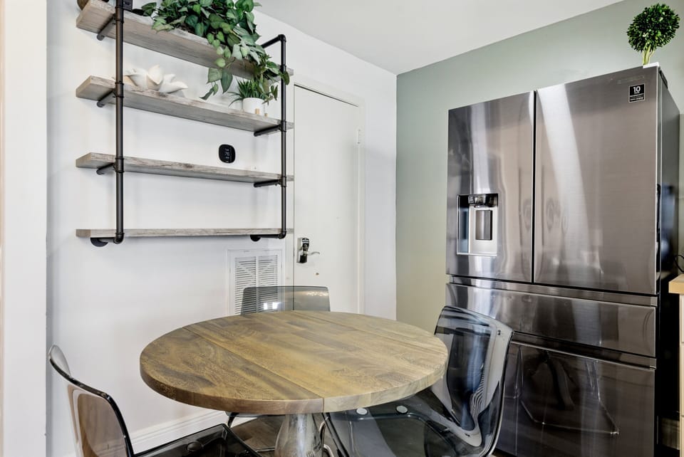 Duplex, 1 Bedroom | Dining