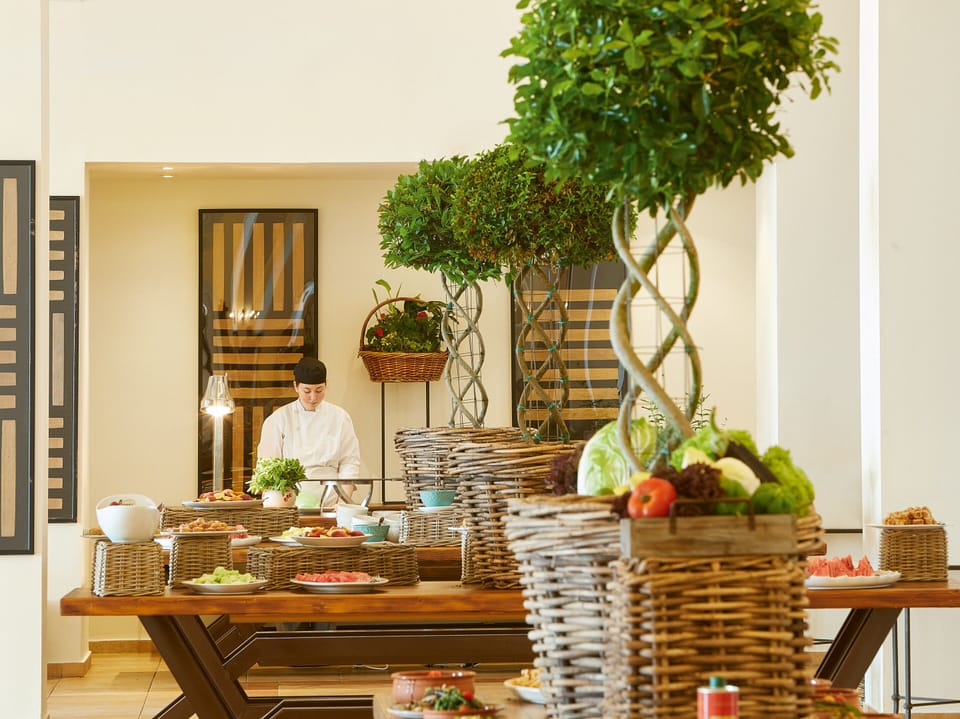 Free daily buffet breakfast