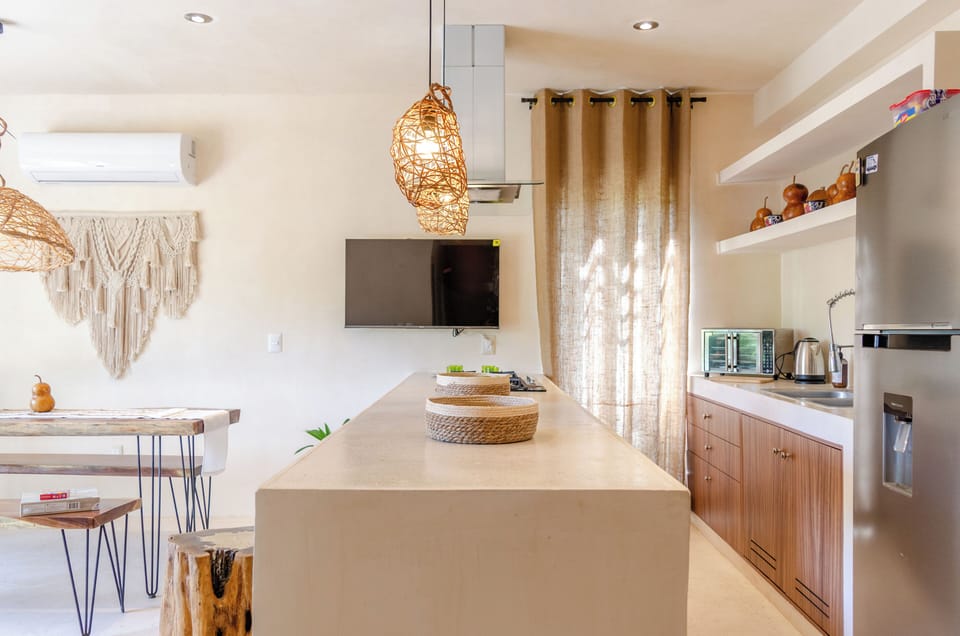 Deluxe Apartment, Patio | Private kitchenette