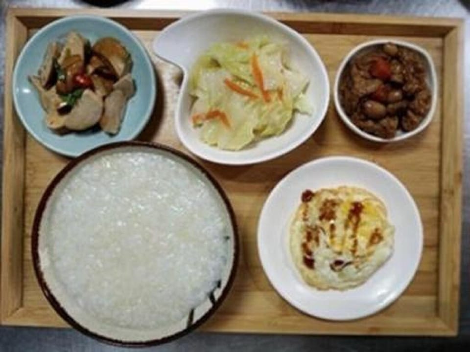 Free daily cooked-to-order breakfast