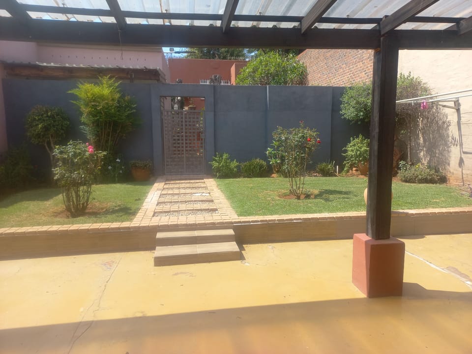 House, 3 Bedrooms, Smoking, Patio | Property grounds