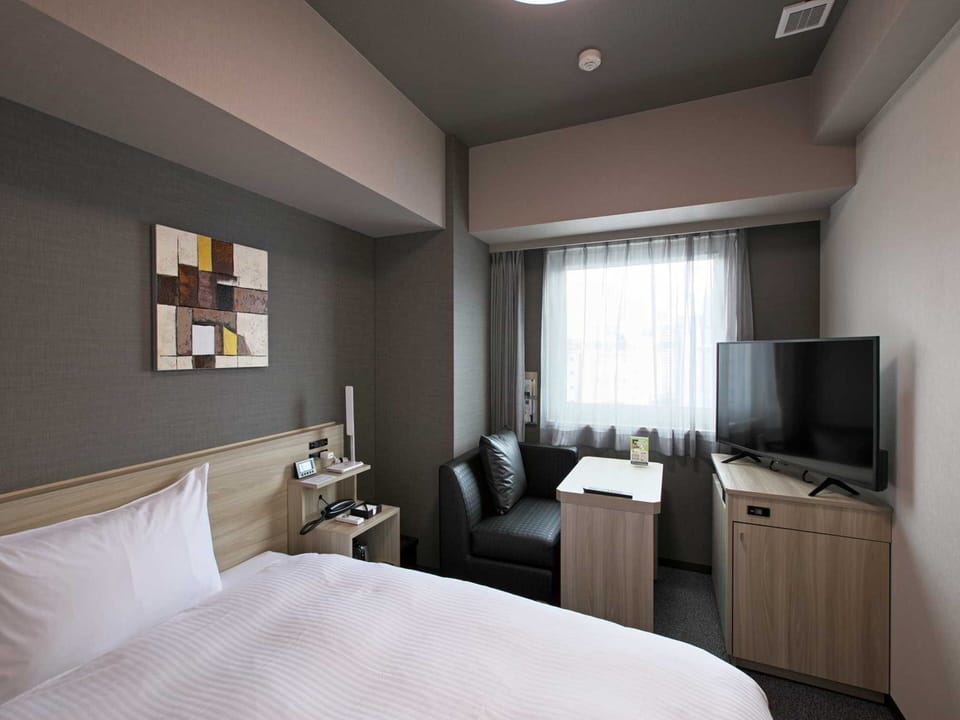 Desk, laptop workspace, iron/ironing board, free WiFi
