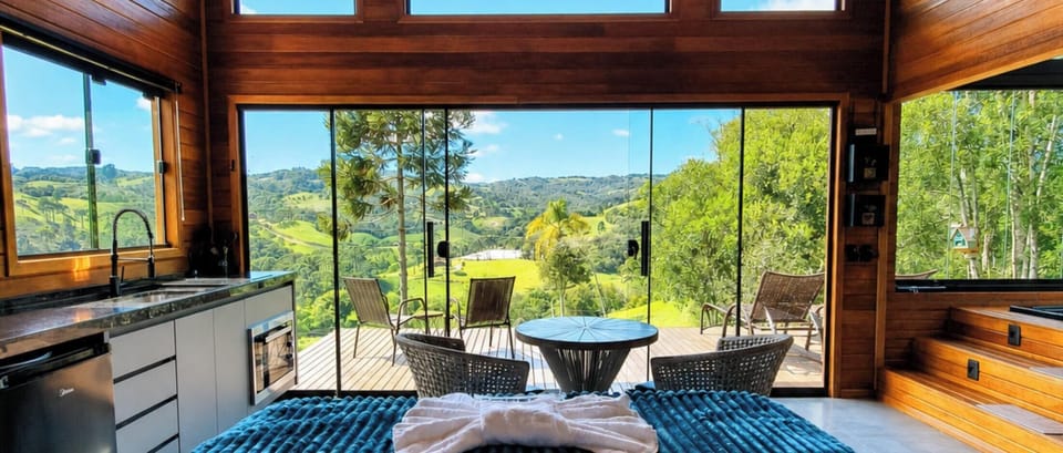 Cabana Bad Wolf com Jacuzzi - Rancho Queimado | Private kitchen | Fridge, electric kettle, toaster oven, cookware/dishes/utensils