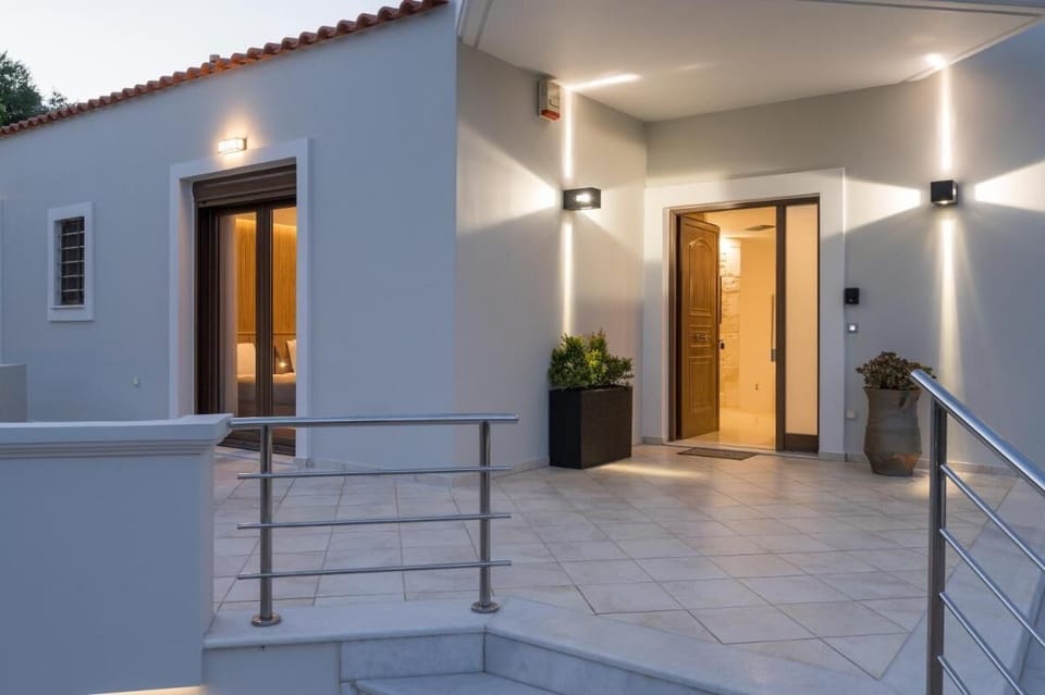 Villa, 4 Bedrooms, Balcony | Exterior detail