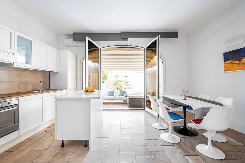 Family Studio | Living area | TV