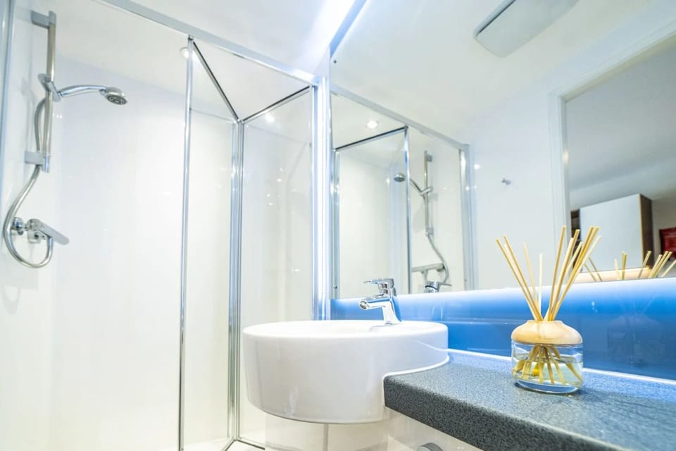 Studio, 1 Double Bed, Non Smoking | Bathroom
