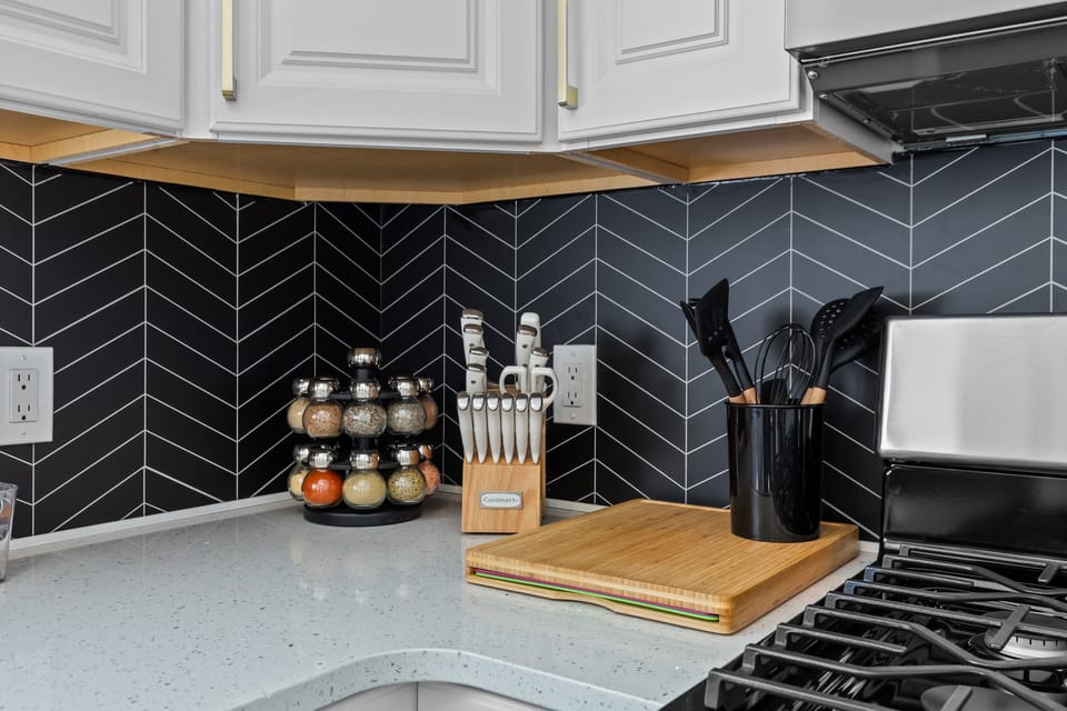 House, Multiple Beds, Kitchen, City View (508 Trudy Ln) | Private kitchen | Coffee/tea maker