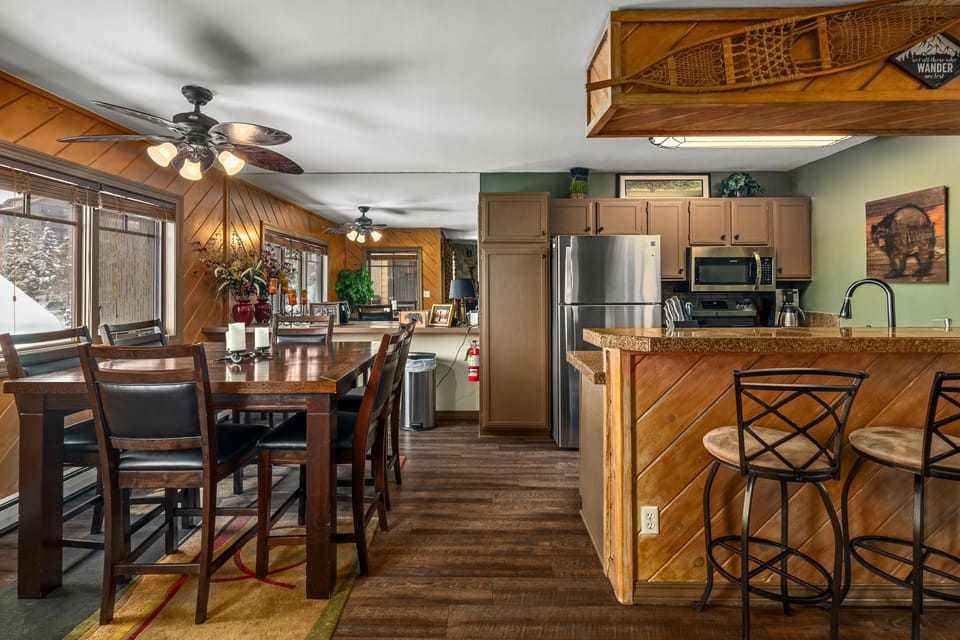 Townhome, 2 Bedrooms | Private kitchen | Fridge, oven, coffee/tea maker, toaster