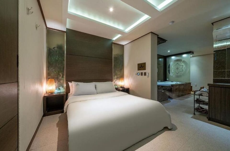 Premium Double Room | Free WiFi