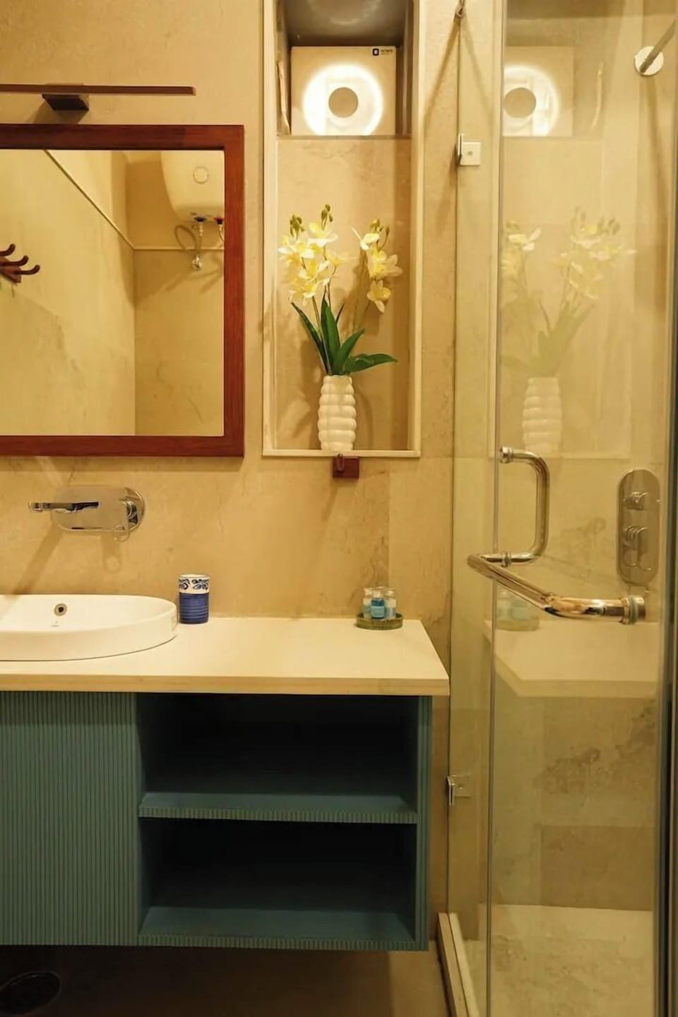 Shower, towels