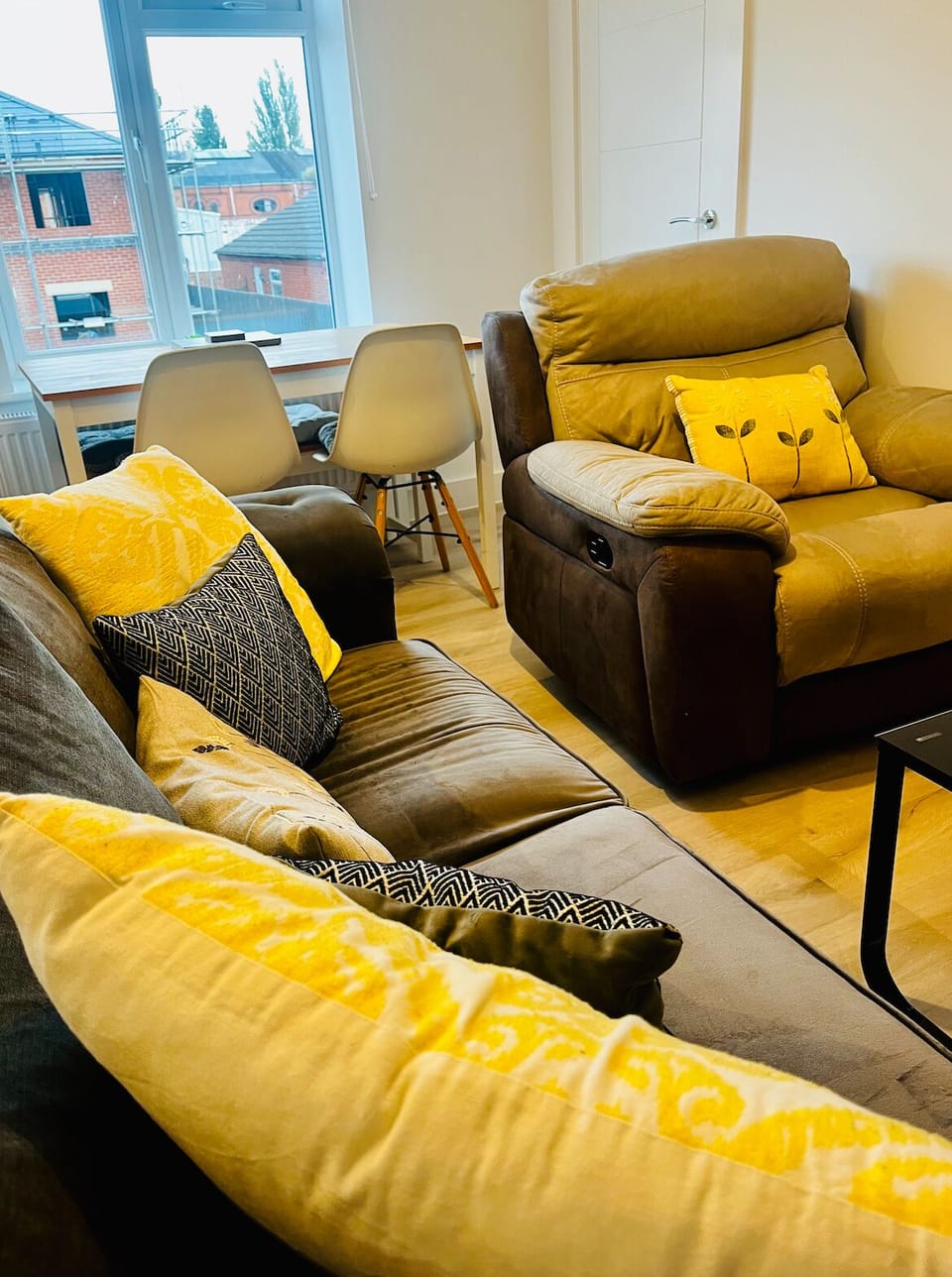 Apartment | Living area | TV