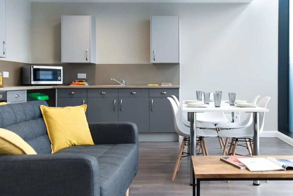 Single Room, Non Smoking | Shared kitchen