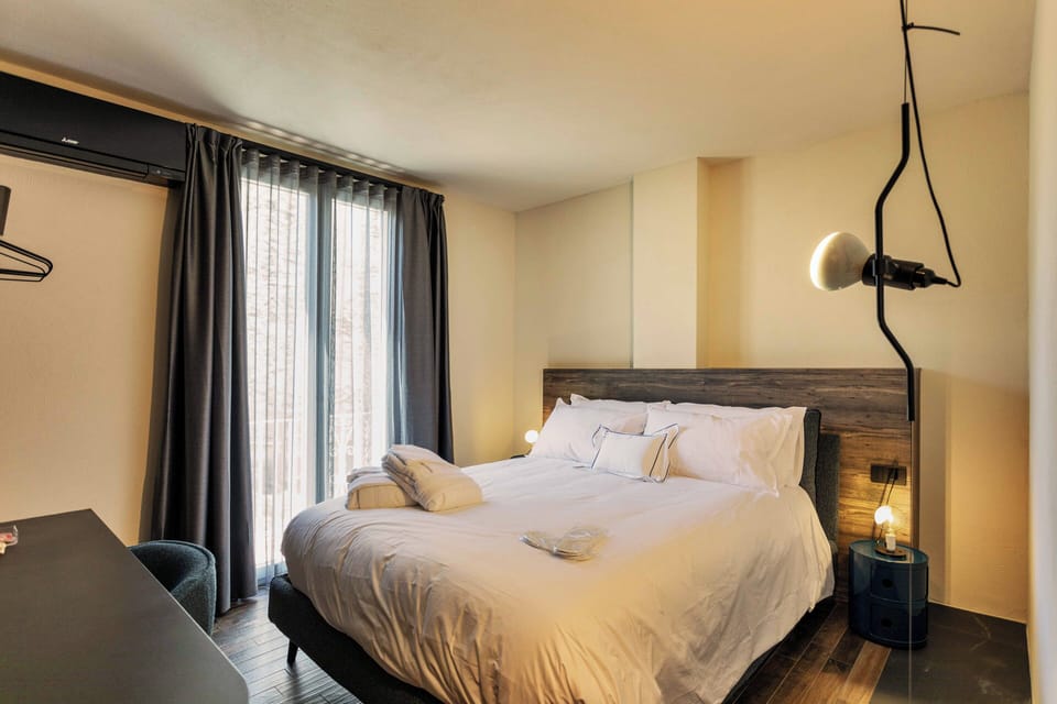 Executive Double or Twin Room, 1 King Bed, Non Smoking, Pool View | Premium bedding, down comforters, pillowtop beds, minibar