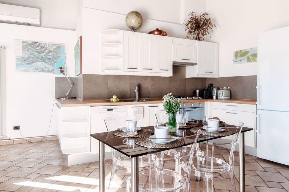 Apartment, Mountain View | Private kitchen | Full-size fridge, oven, stovetop, dishwasher