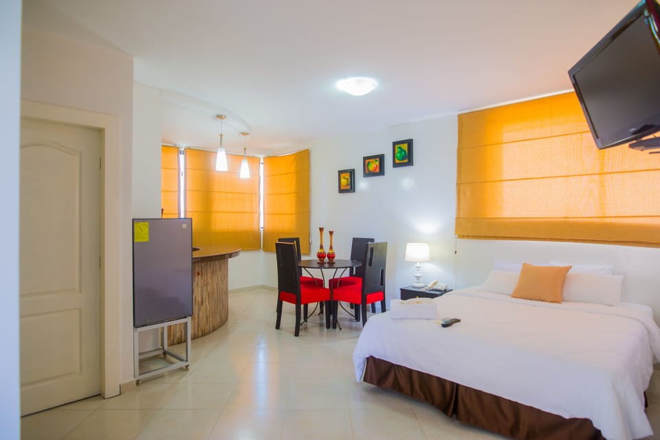 Superior Double Room, 1 Queen Bed, Private Bathroom | In-room safe, desk, WiFi (free), bed sheets
