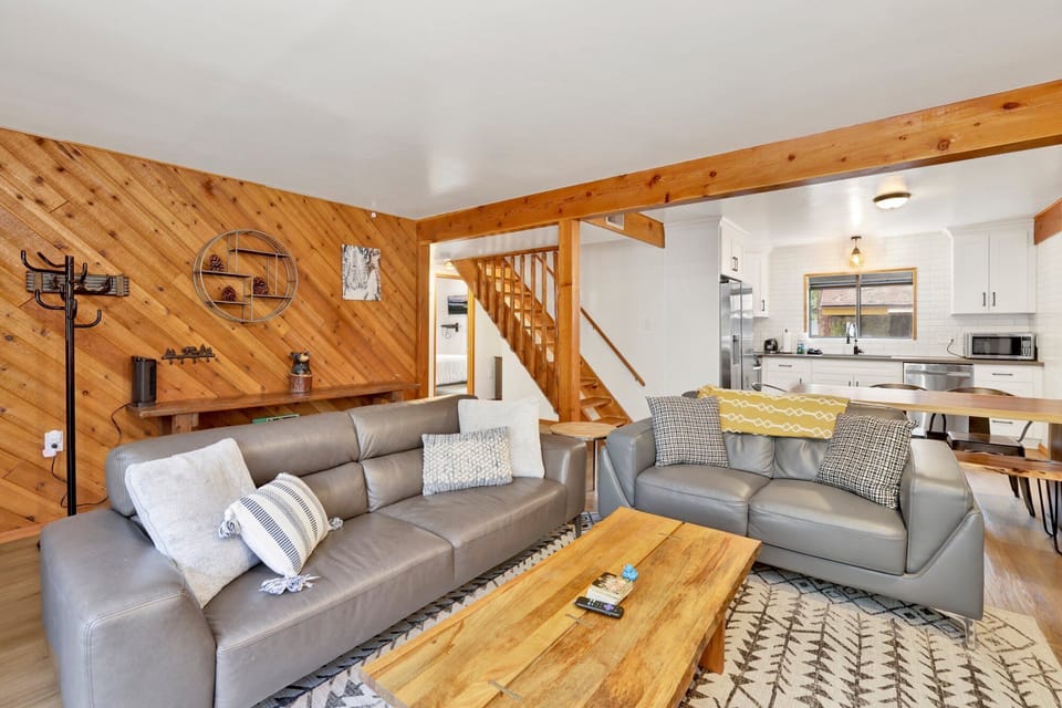 Cabin, Multiple Beds, Hot Tub, Mountain View (2493) | Living area