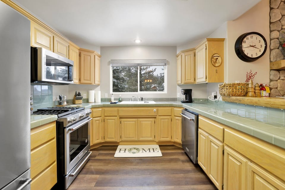 Cabin, Multiple Beds, Patio, Mountain View (2220) | Private kitchen
