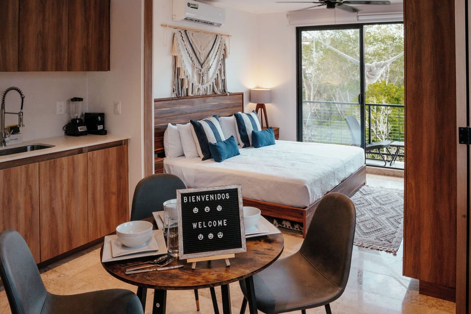 Deluxe Loft | 1 bedroom, blackout drapes, free WiFi