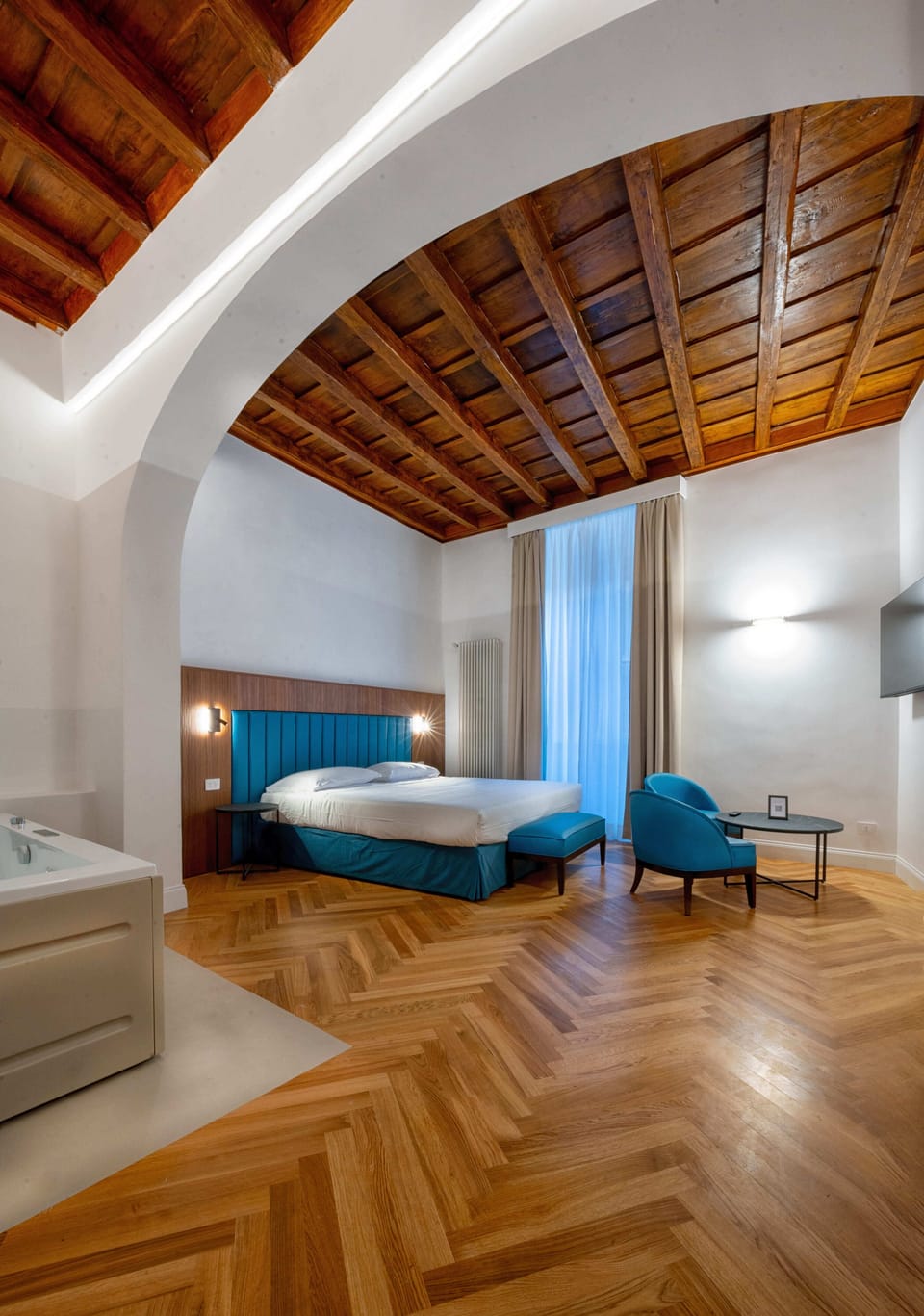 Luxury Suite, Private Bathroom, City View | Down comforters, memory foam beds, minibar, soundproofing