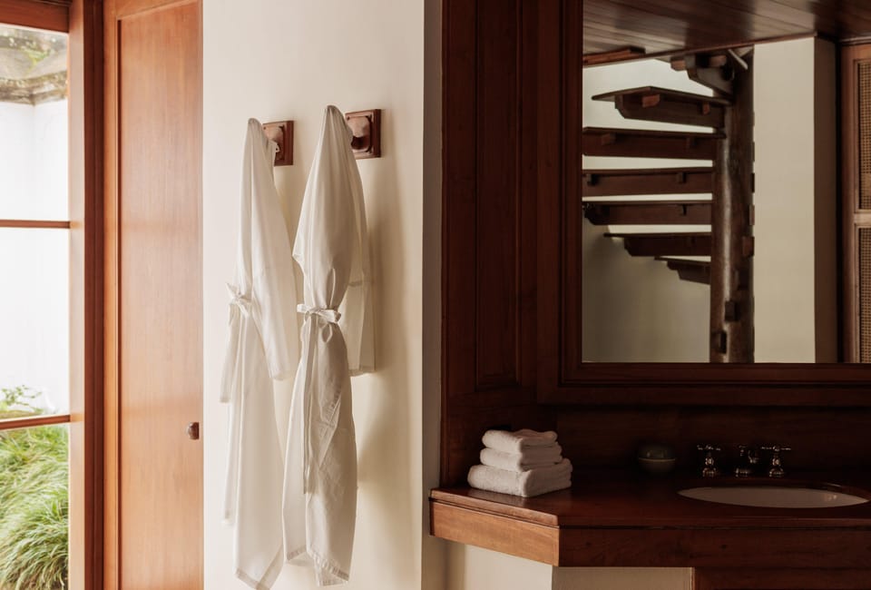 Separate tub and shower, free toiletries, hair dryer, bathrobes