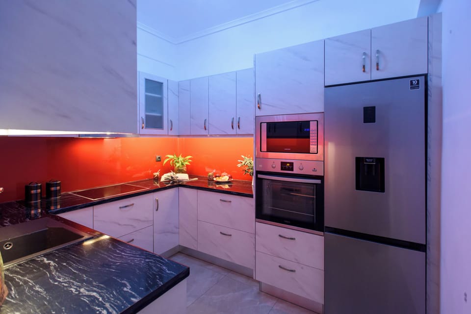 Signature Apartment, Balcony, City View | Private kitchen | Electric kettle, toaster