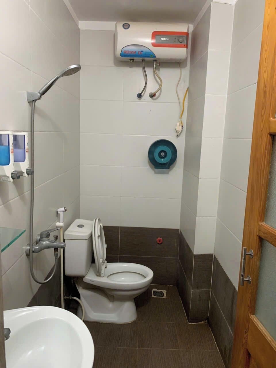 Basic Room | Bathroom