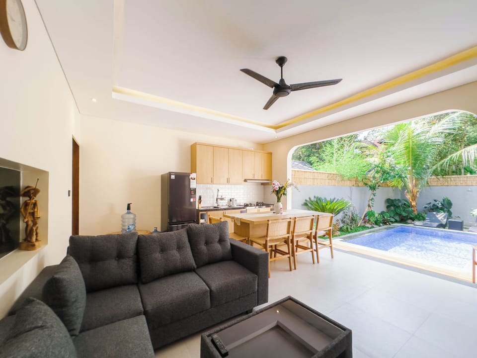 Villa, 2 Bedrooms, Pool View | Living area