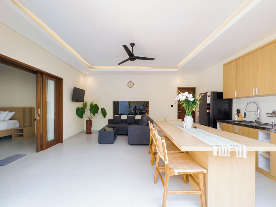 Villa, 2 Bedrooms, Pool View | Private kitchen | Fridge, stovetop, electric kettle, toaster