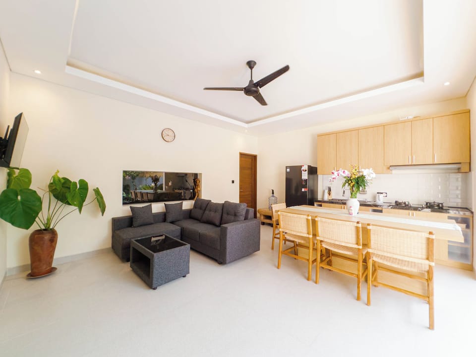 Villa, 2 Bedrooms, Pool View | Private kitchen | Fridge, stovetop, electric kettle, toaster