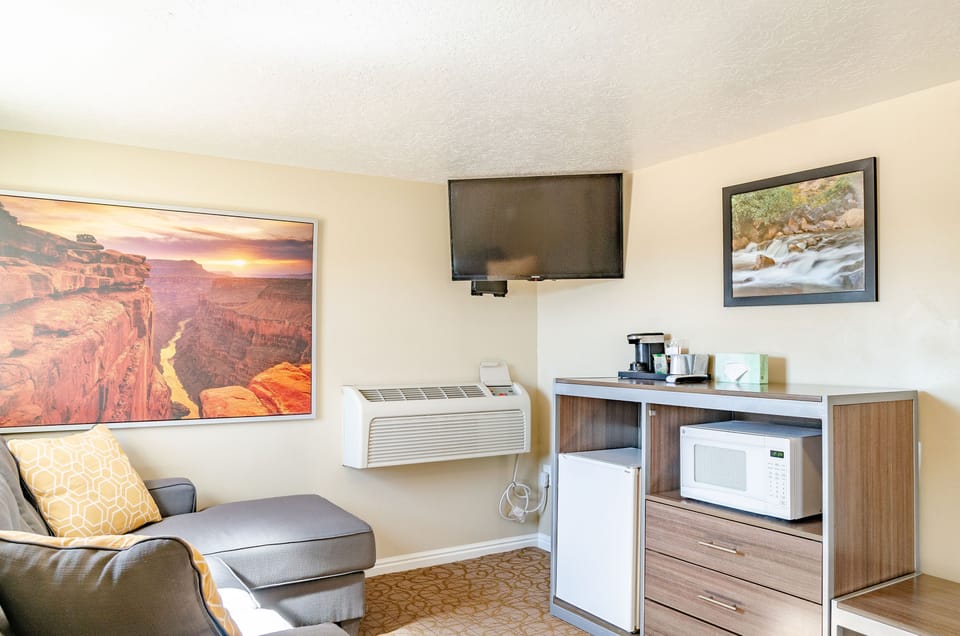 Standard Suite, 1 King Bed (Mini) | Living area | Flat-screen TV