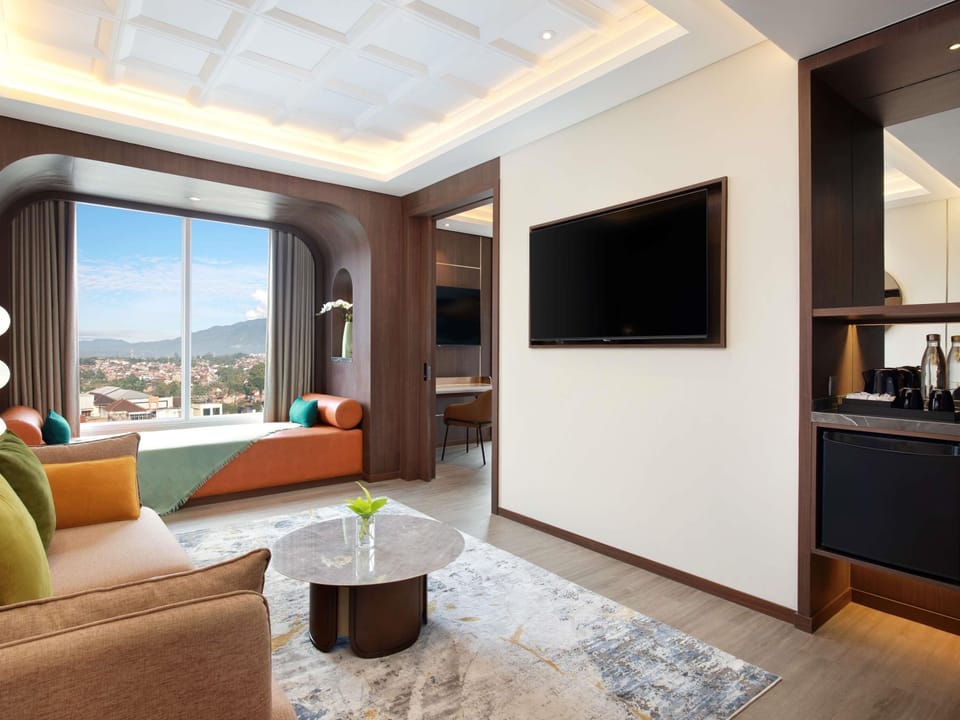 Privilege, Suite, 1 King Bed | Soundproofing, free WiFi