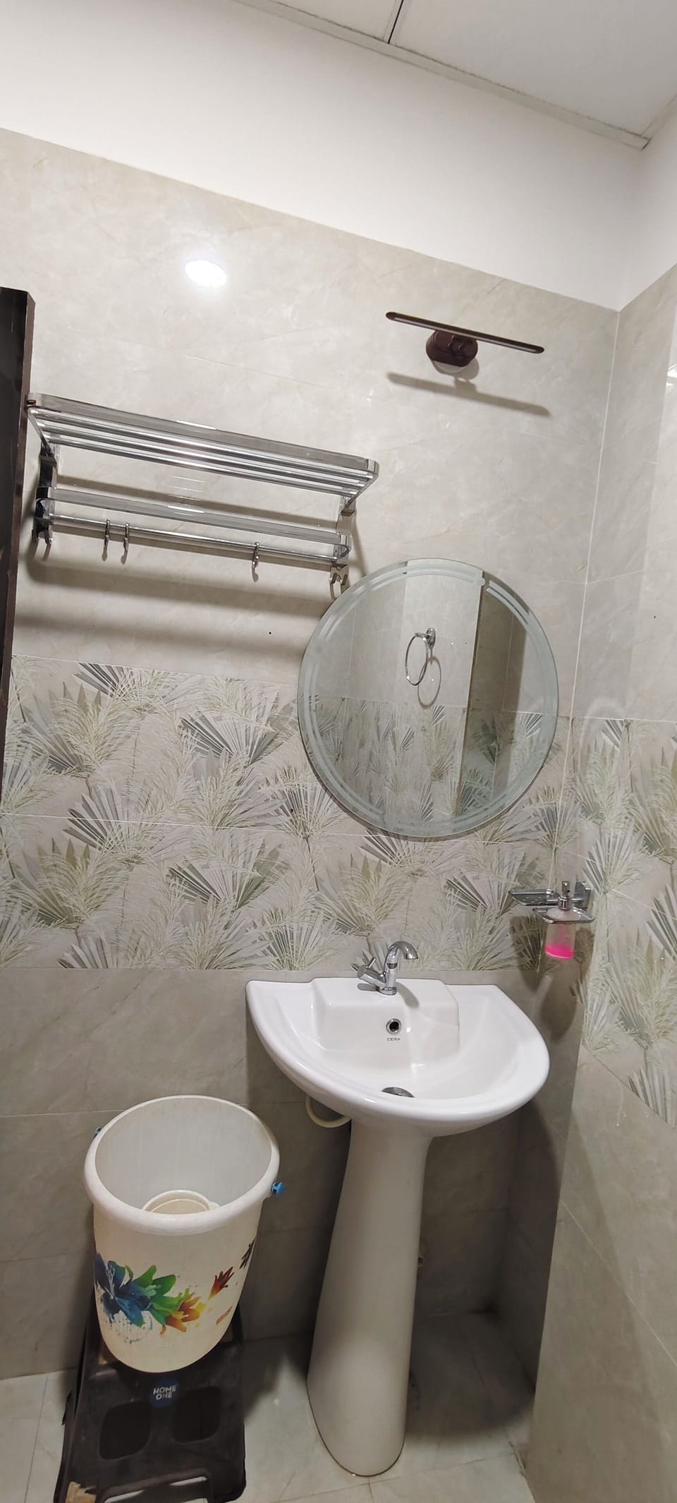 Deluxe Room, Balcony | Bathroom | Shower, designer toiletries, towels, soap