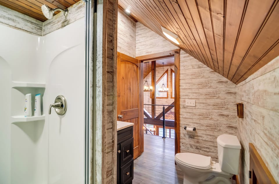 Hike & Climb! Pet-friendly Red River Gorge Copper Cottage in Kentucky