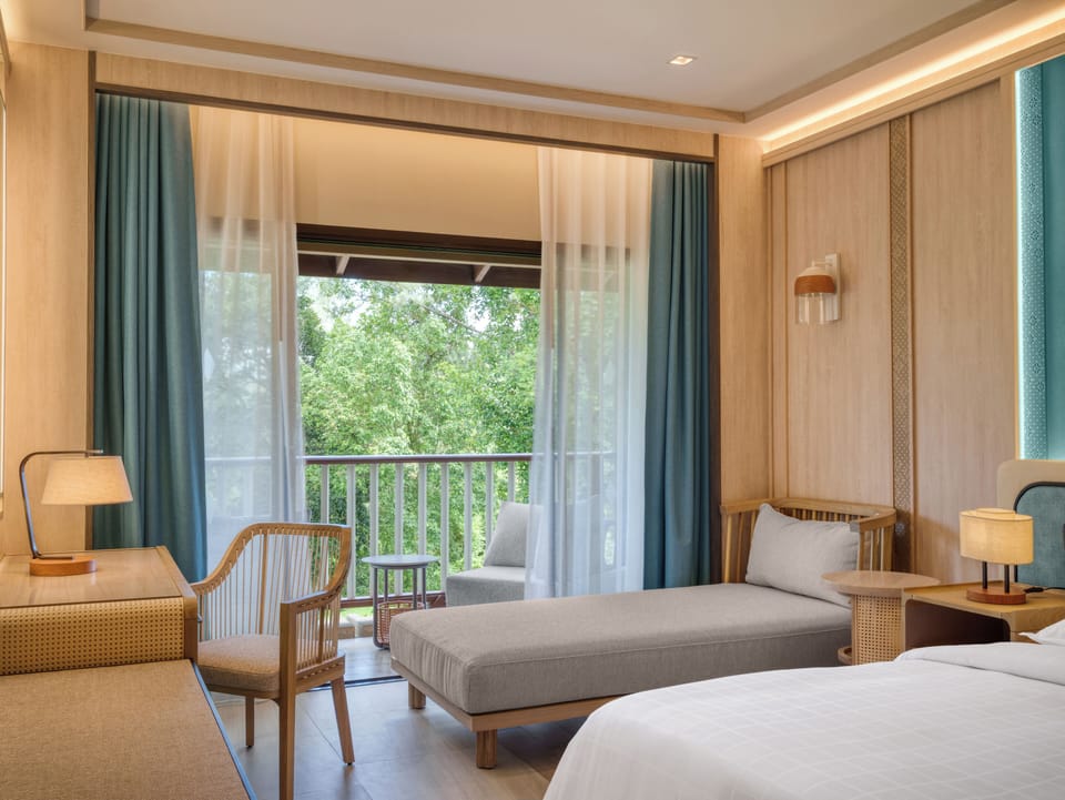 Hypo-allergenic bedding, pillowtop beds, in-room safe, desk