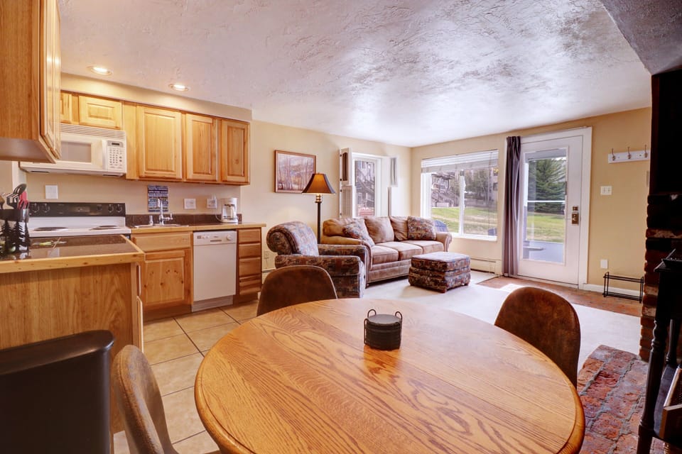 Condo, 1 Bedroom | Interior